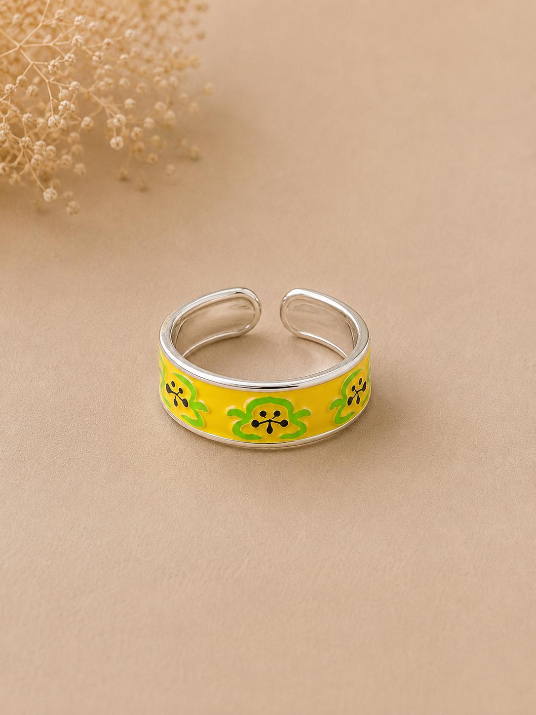 Golden-Glow Toe Ring