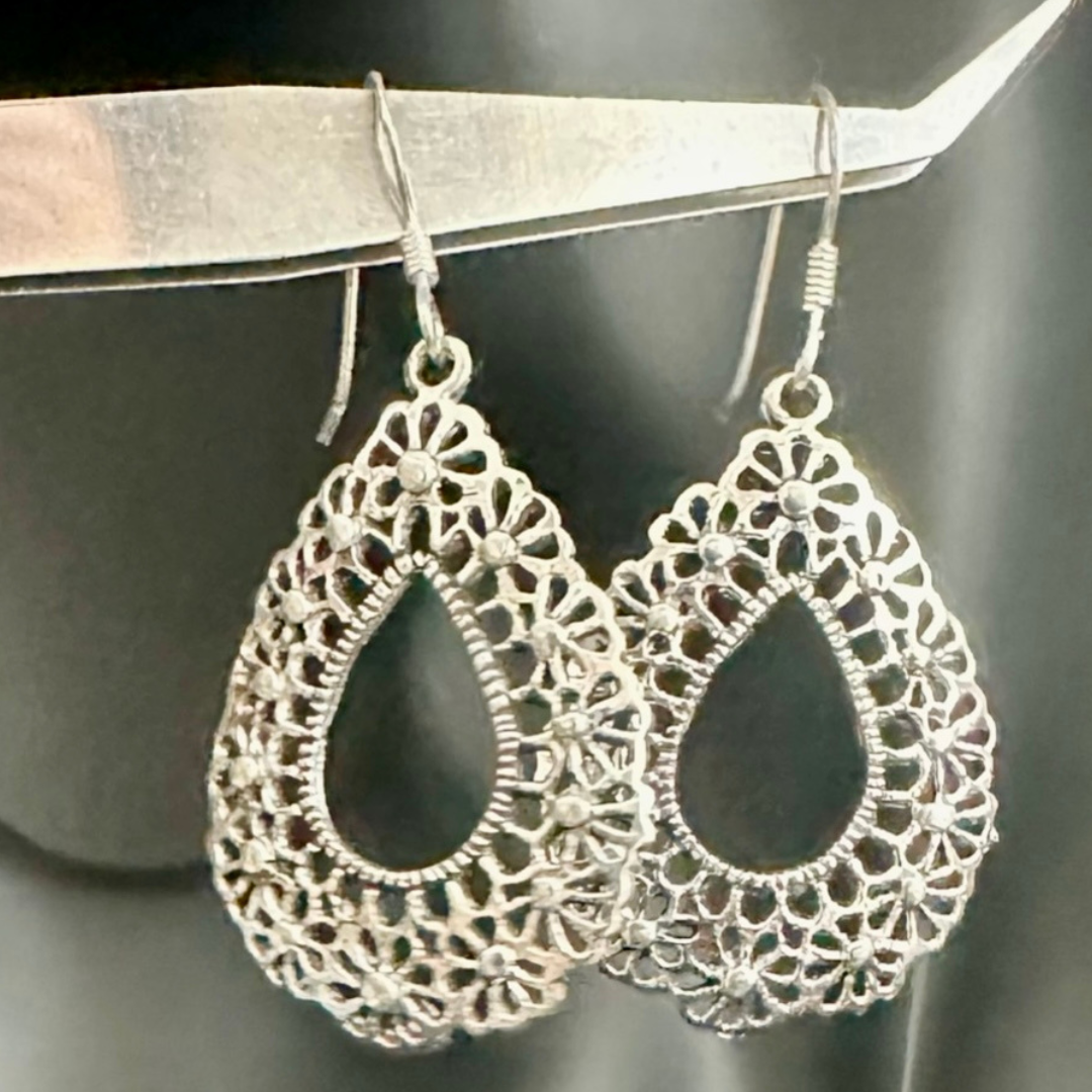 Dangle earrings