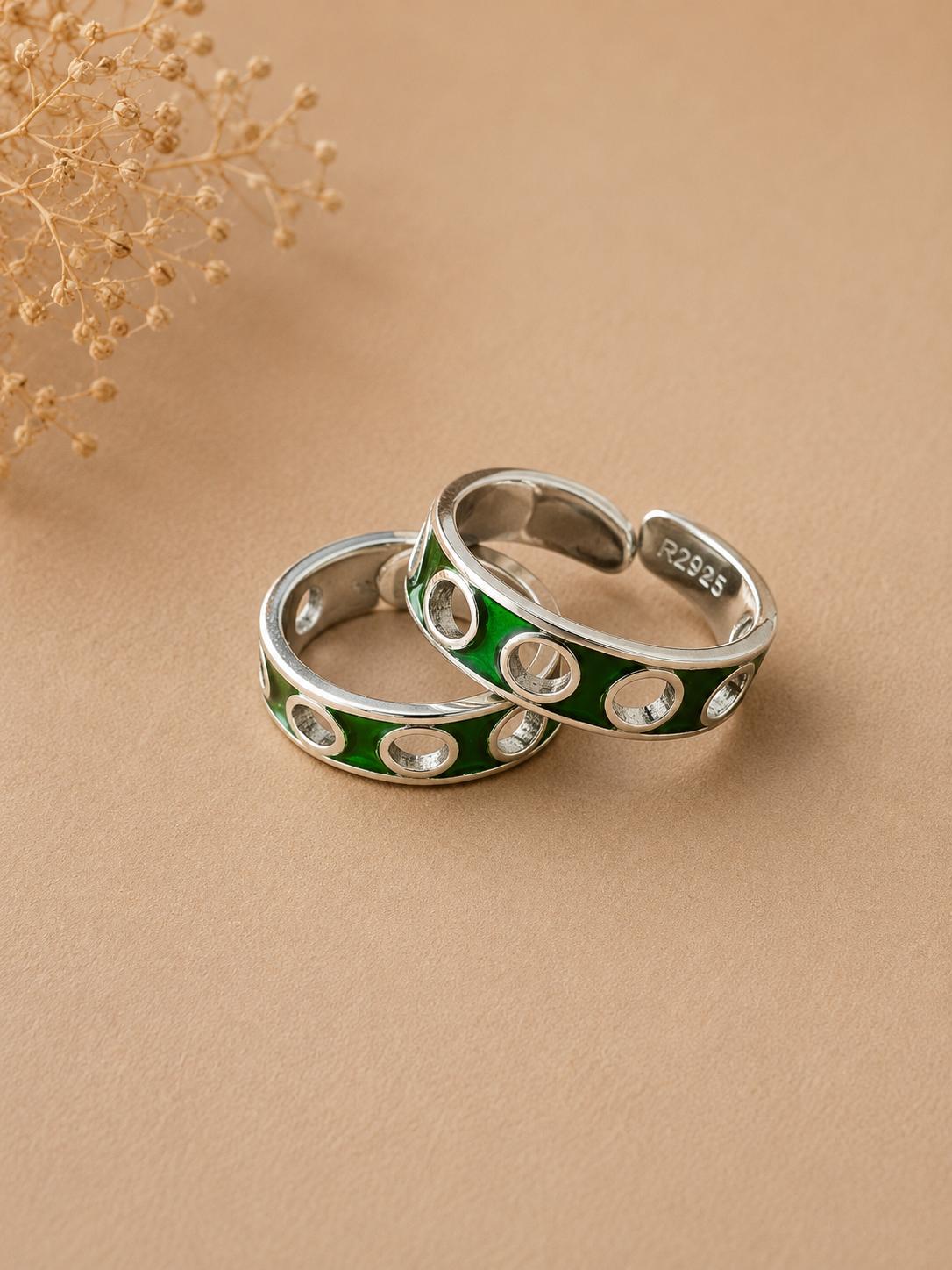 Green Aperture Toe Ring