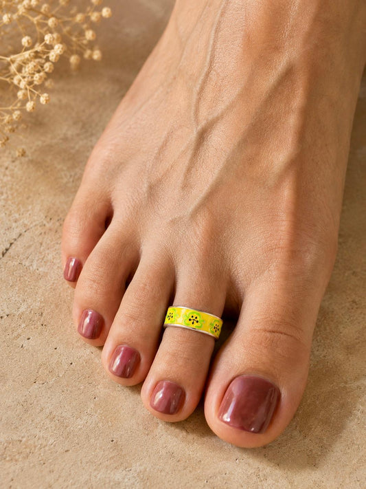 Golden-Glow Toe Ring