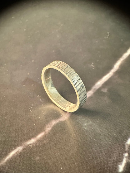 Hammered Ring 4 mm