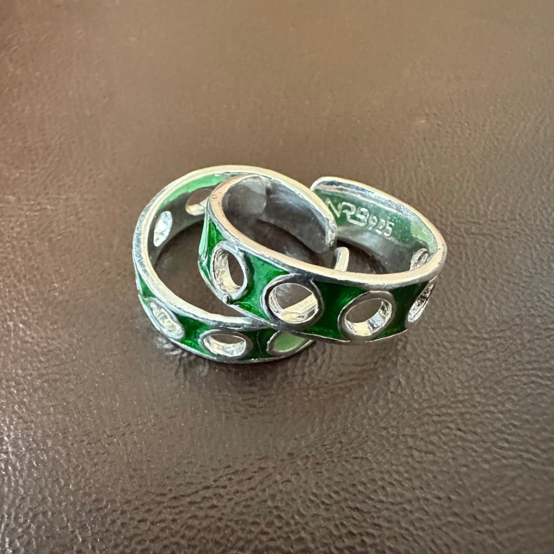 Green Aperture Toe Ring