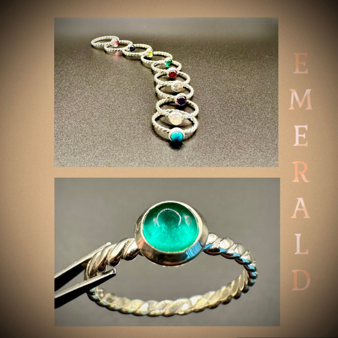 Emerald Twisted Band Ring