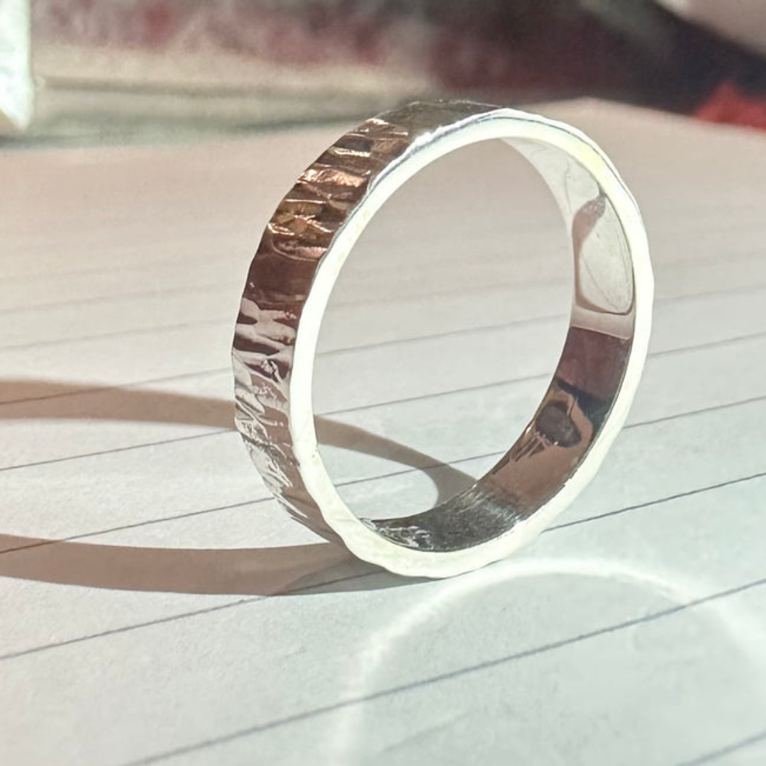 Hammered Ring 4 mm