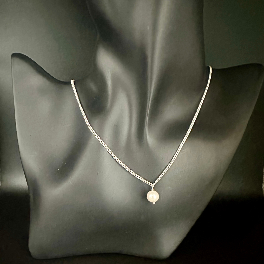 Pearl Drop Pendant With Fixed Chain