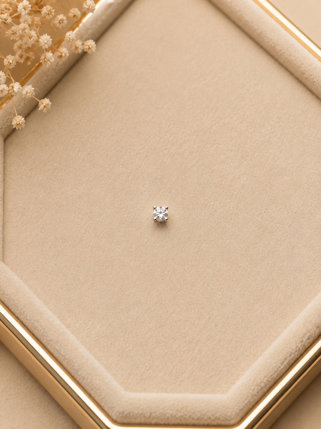 Nose pin - Zirconia Spark (2mm)